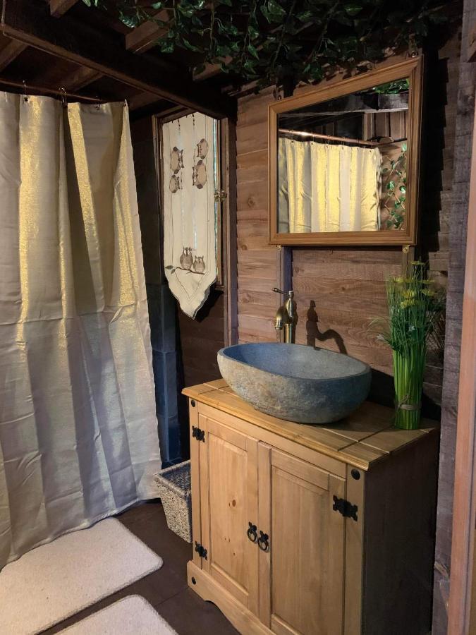 Villa Starry Meadow & Rescued Animal Experiences Great Yarmouth Exterior foto