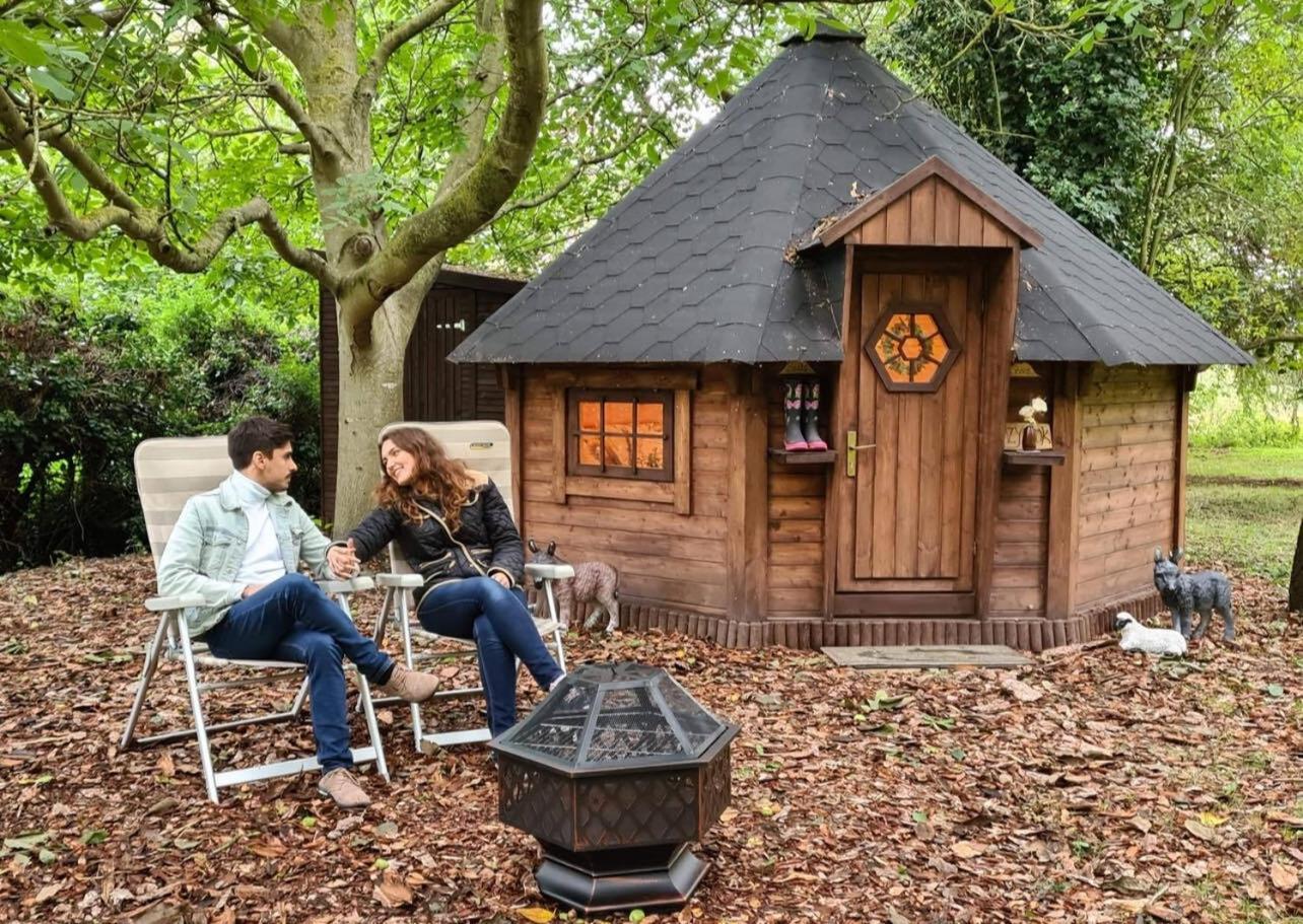 Villa Starry Meadow & Rescued Animal Experiences Great Yarmouth Exterior foto